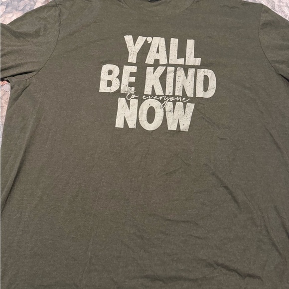 Be Kind Tops - Women’s Olive Green Short Sleeve Tee with 'Y'ALL BE KIND' Graphic